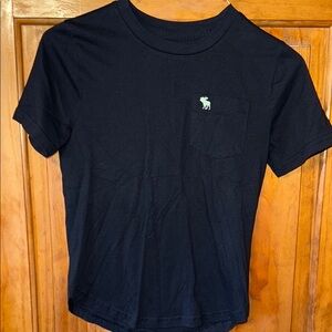 Black Pocket tee